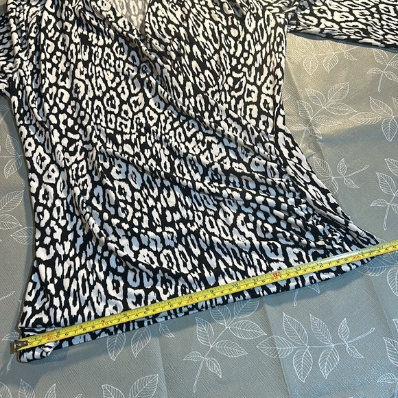 Chaus New York Blouse. - Picture 12 of 15